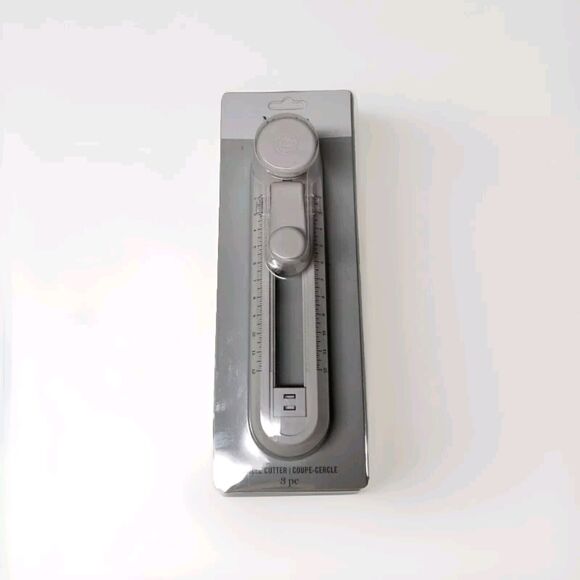 Martha Stewart Crafts Rotary Blade and Easy-to-Measurement Circle Cutter 3 Pcs - Picture 1 of 2